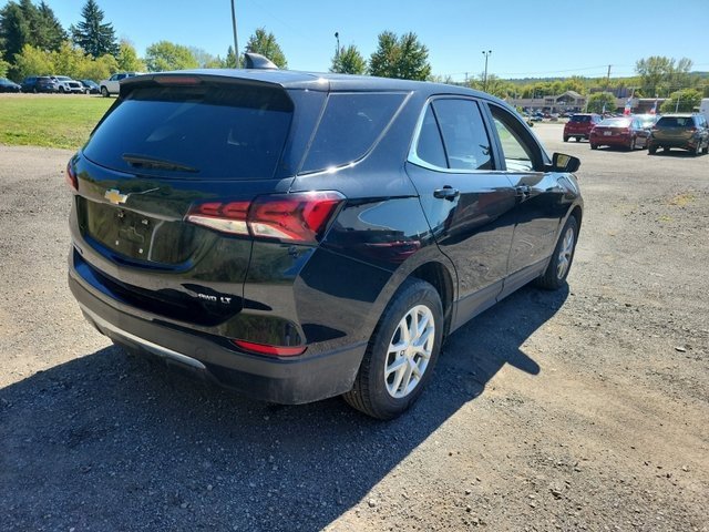 2022 Chevrolet Equinox LT photo 2