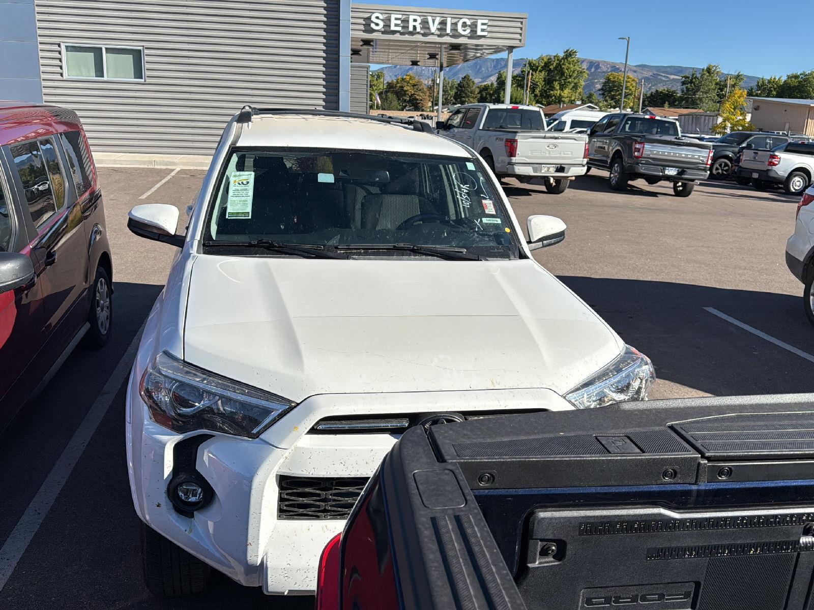 2022 Toyota 4Runner SR5 photo 2