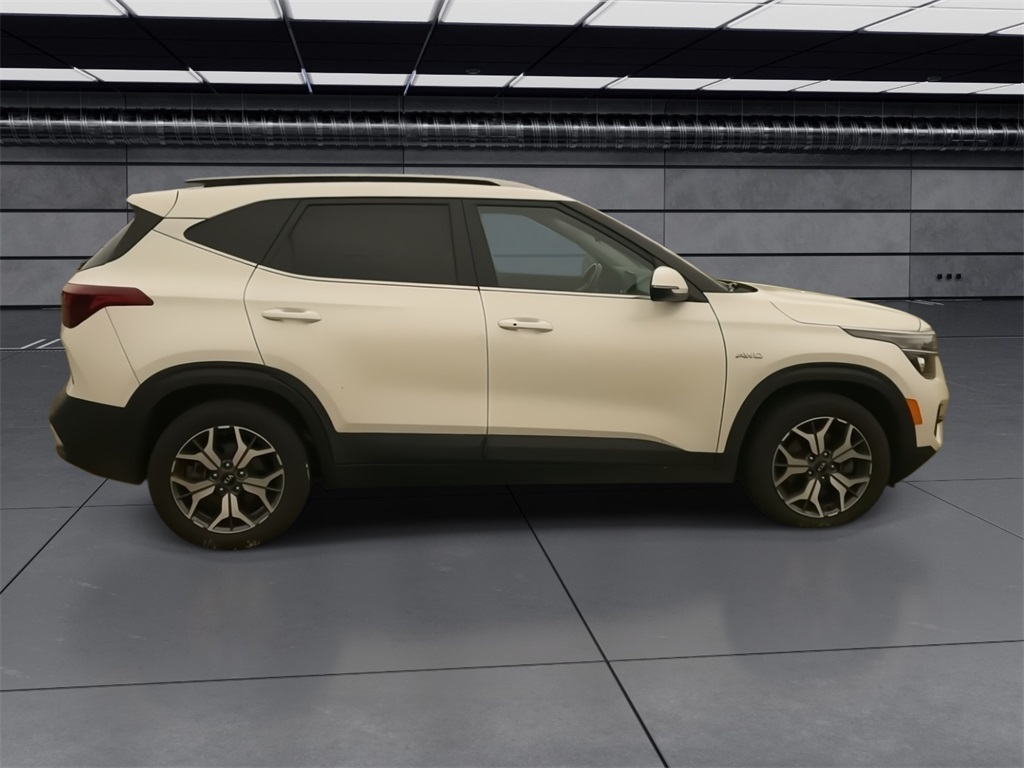 2021 Kia Seltos EX photo 3