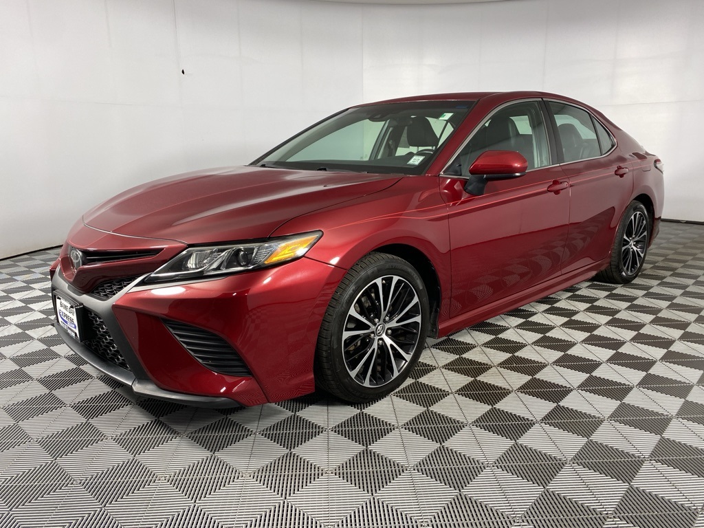 2018 Toyota Camry SE photo 12
