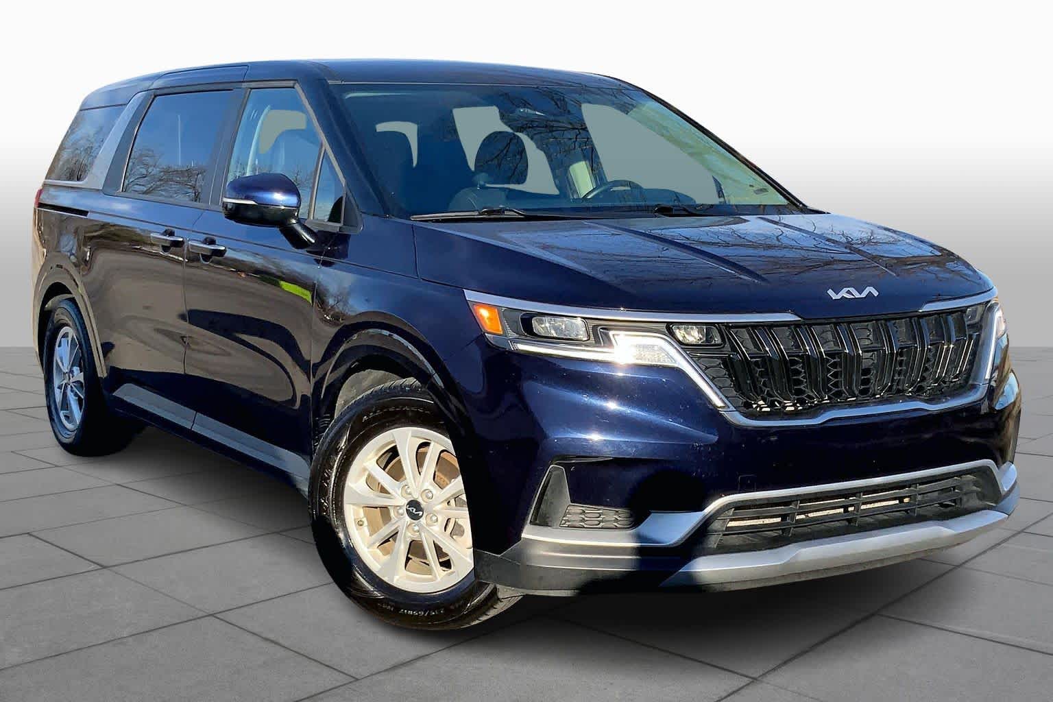 Certified 2024 Kia Carnival LX Seat Pkg with VIN KNDNB4H30R6434435 for sale in Kansas City