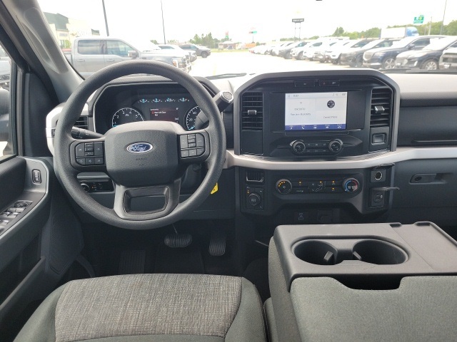 2023 Ford F-150 XLT photo 2
