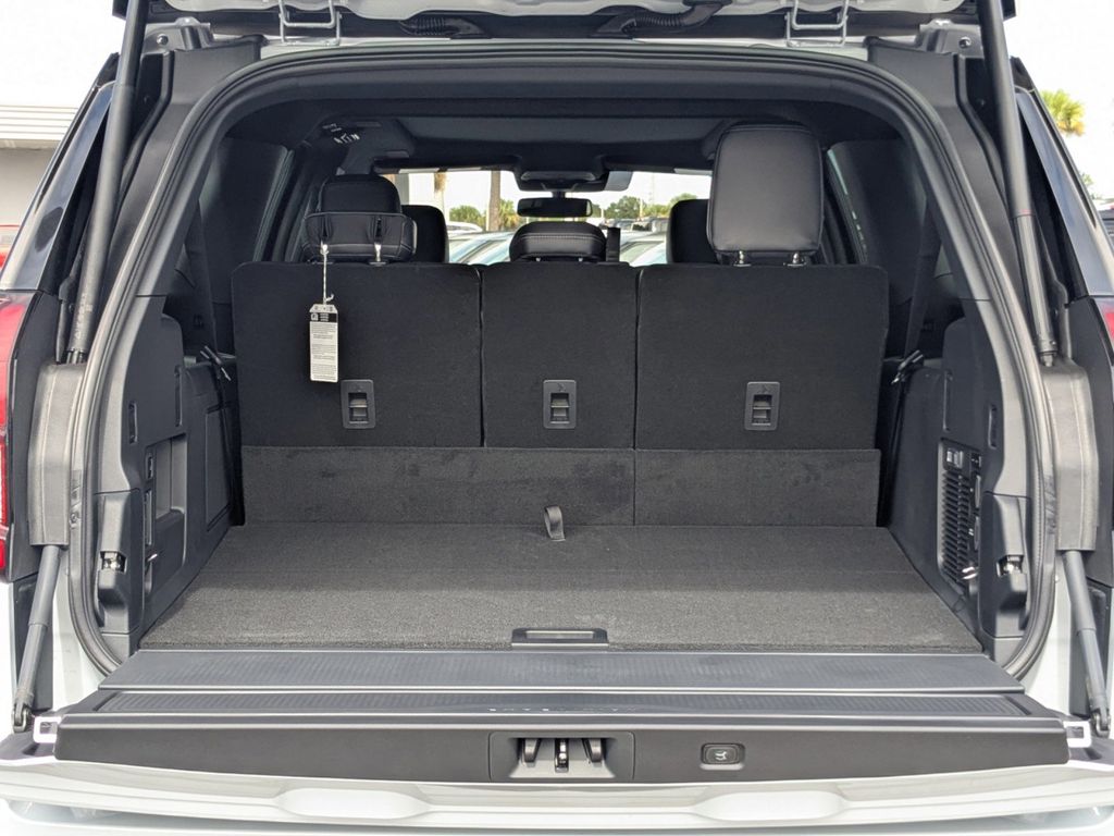 2025 Ford Expedition Platinum MAX photo 11