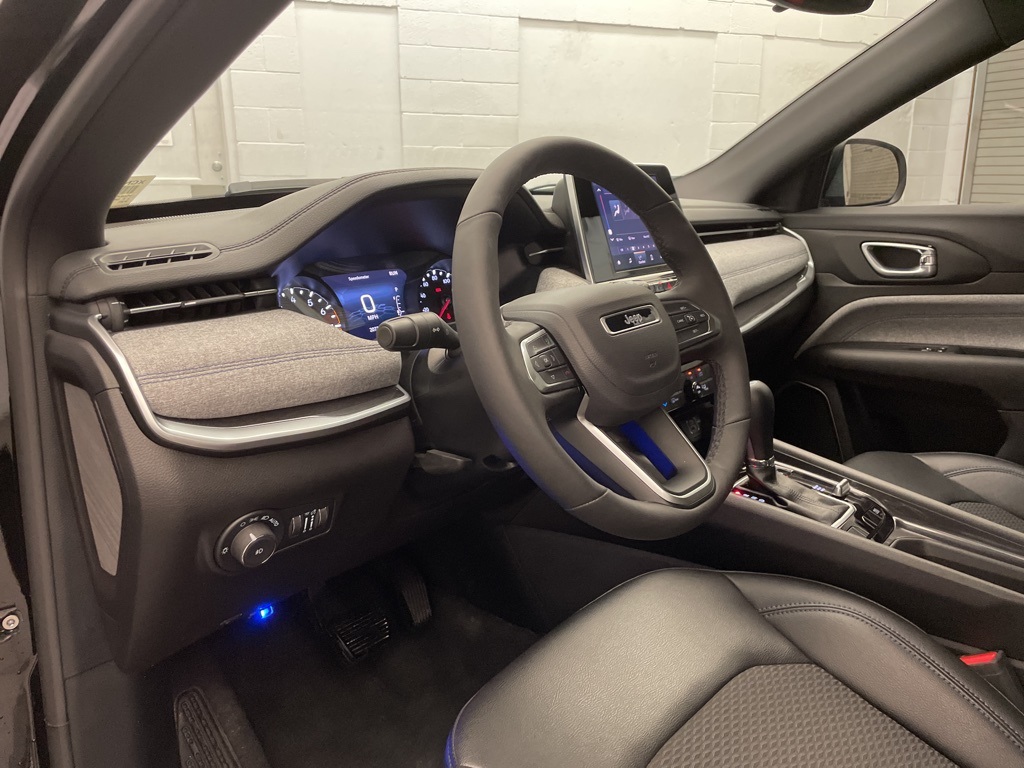2025 Jeep Compass Latitude photo 9