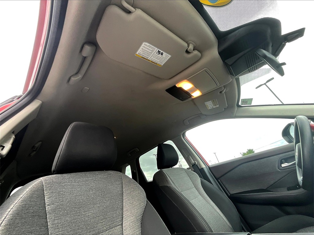 2023 Nissan Rogue SV photo 18