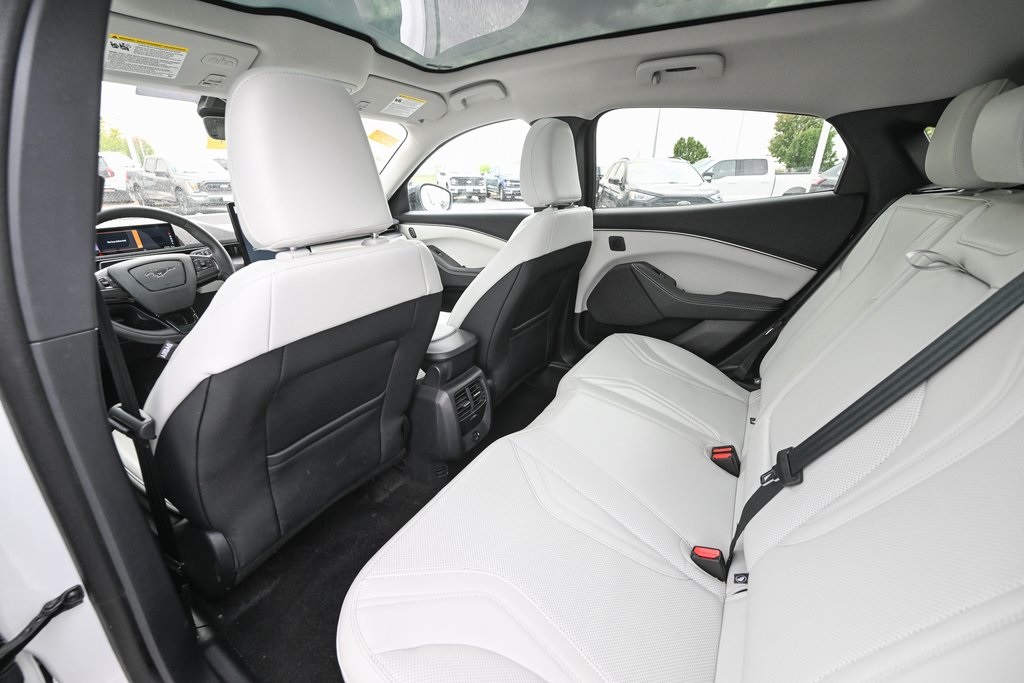 2024 Ford Mustang Mach-E Premium photo 16