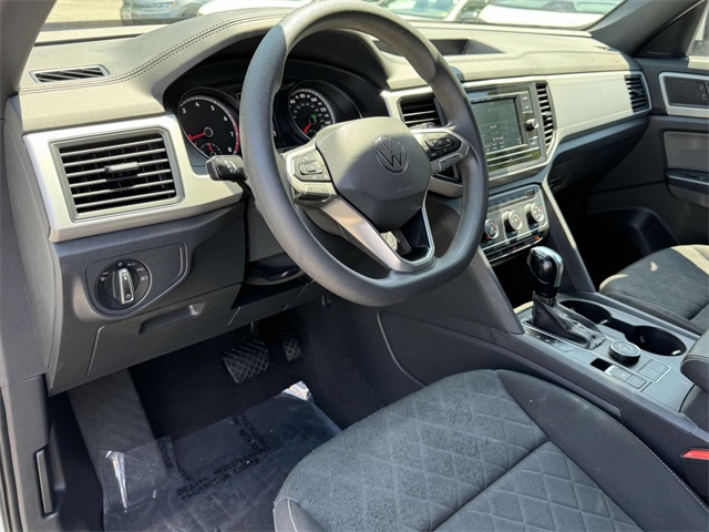 2021 Volkswagen Atlas Cross Sport photo 3