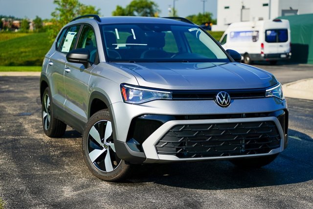 2025 Volkswagen Taos S photo 3