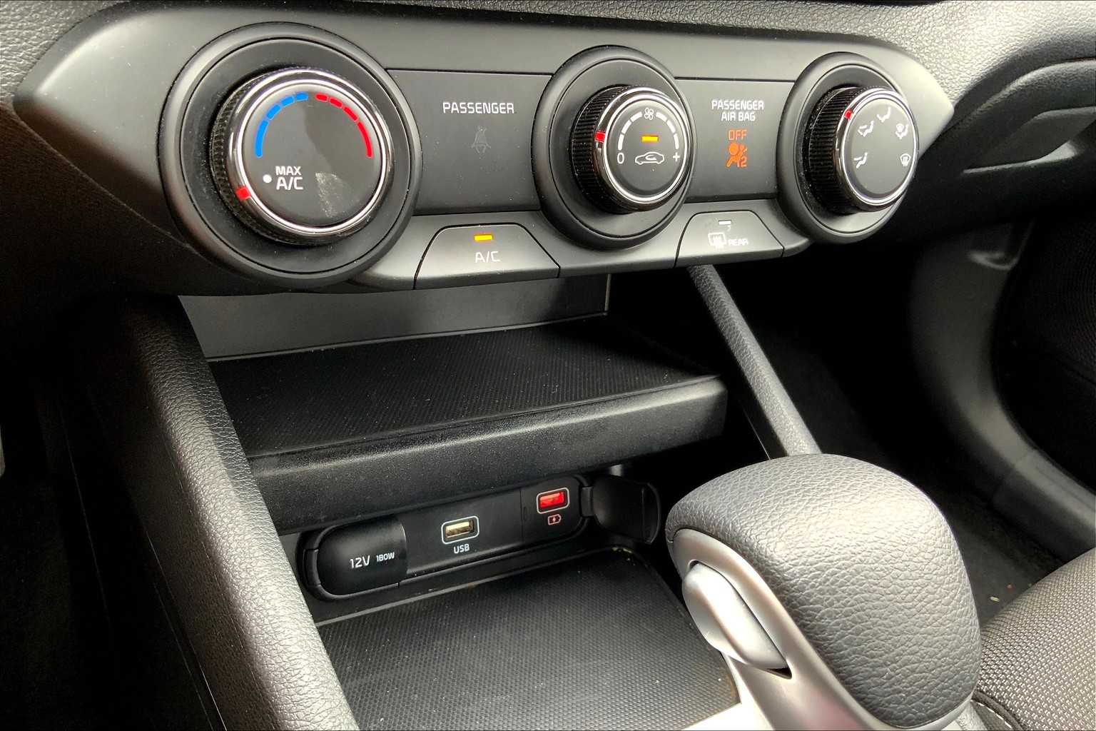 2024 Kia Forte LXS photo 32