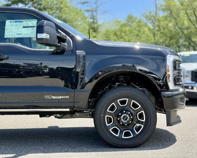 2025 Ford F-350 Platinum photo 2