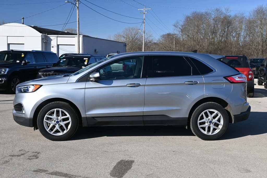 2022 Ford Edge SEL photo 3