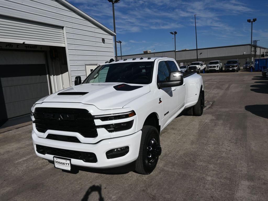 2026 RAM Ram 3500 Pickup Laramie's photo