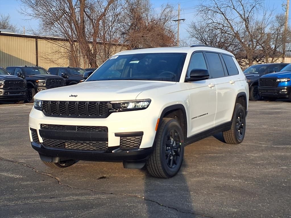 2025 Jeep Grand Cherokee L Altitude's photo