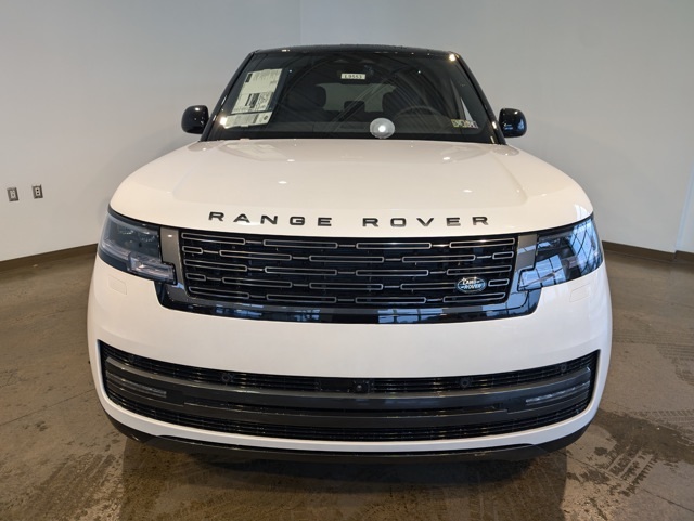 2025 Land Rover Range Rover SE photo 2