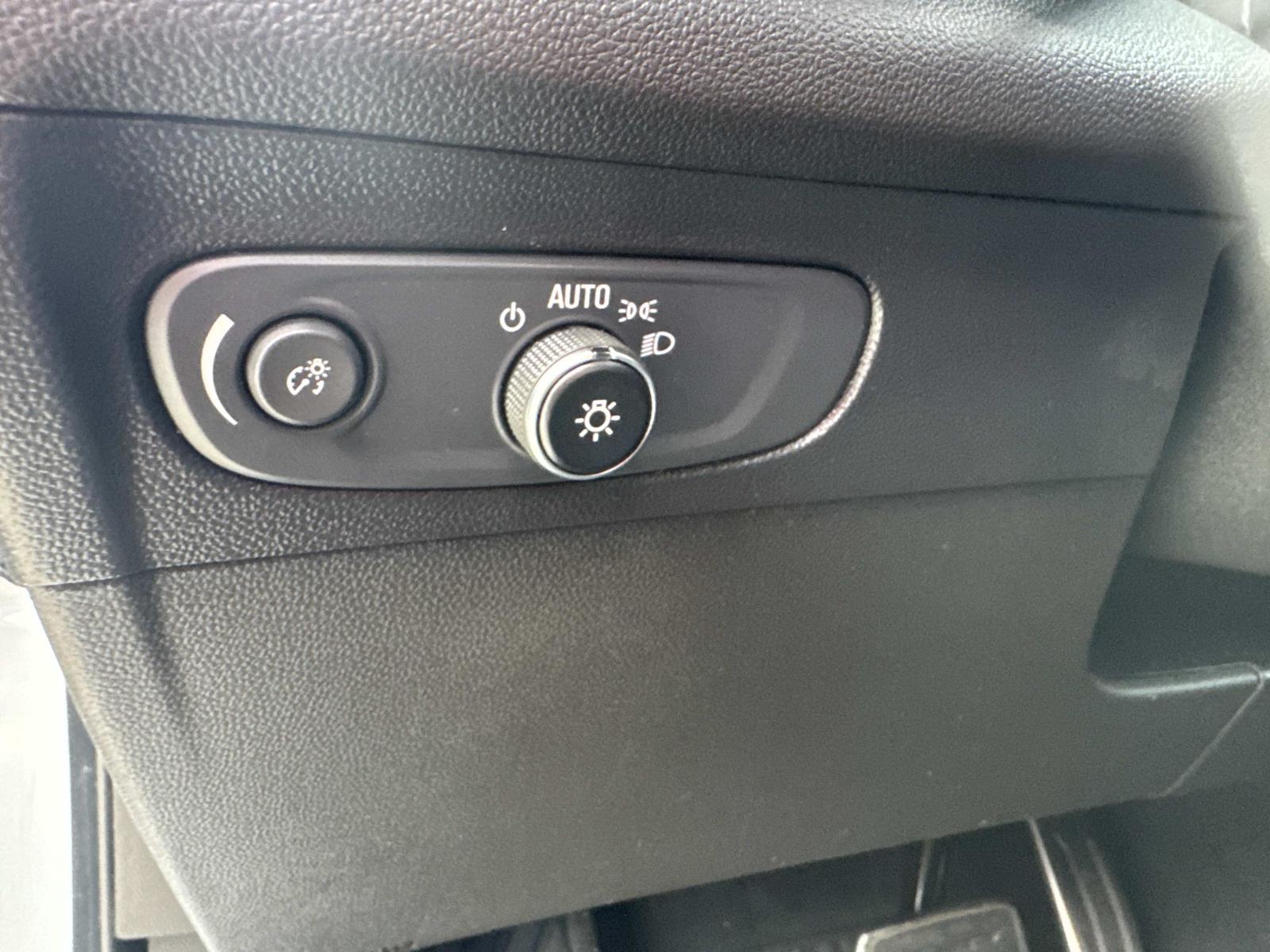 2022 Buick Envision Essence photo 19