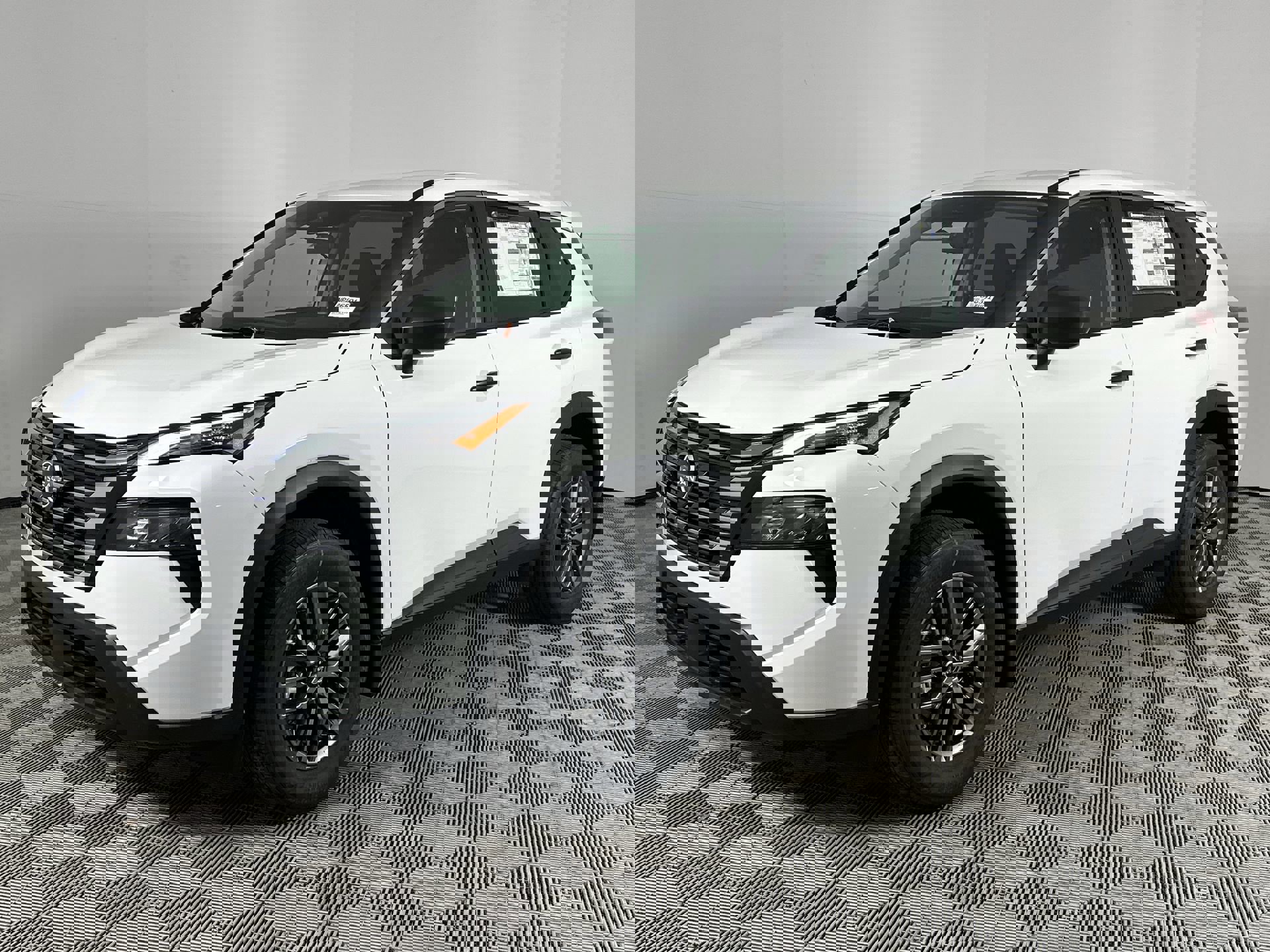 2025 Nissan Rogue S photo 3