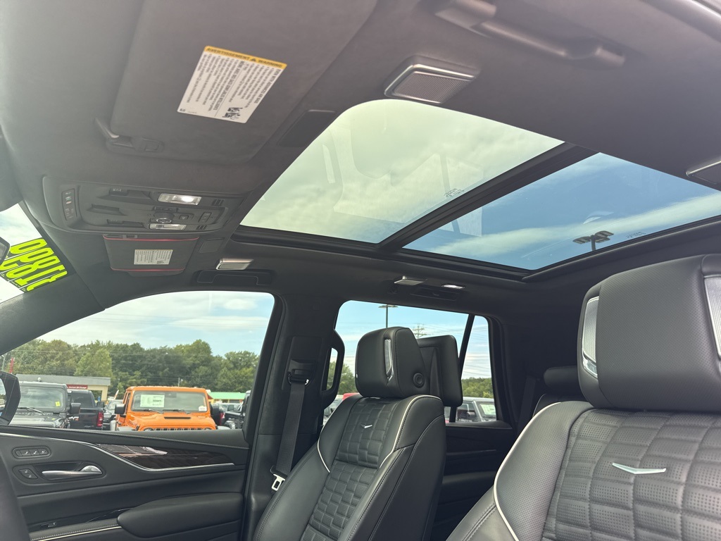 2023 Cadillac Escalade Sport Platinum photo 22