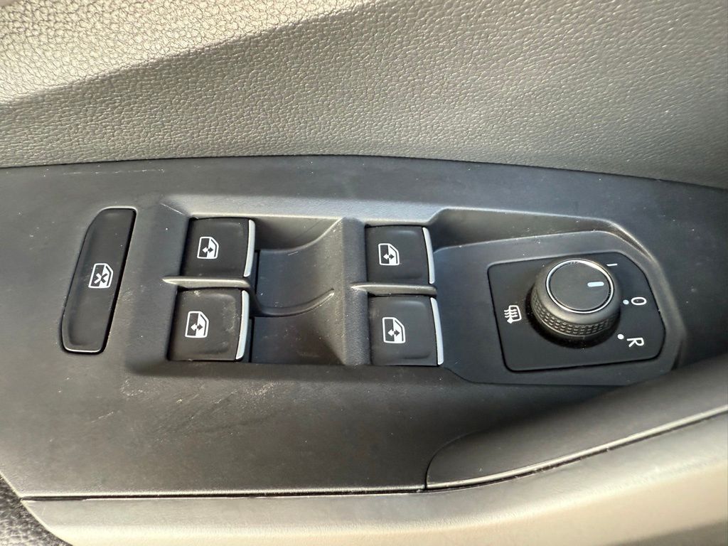 2025 Volkswagen Jetta GLI 2.0T Autobahn photo 21