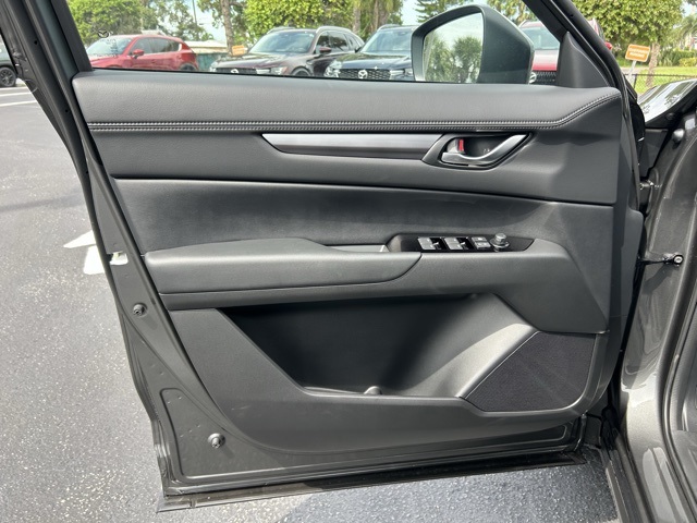2025 Mazda CX-5 2.5 S Preferred photo 6