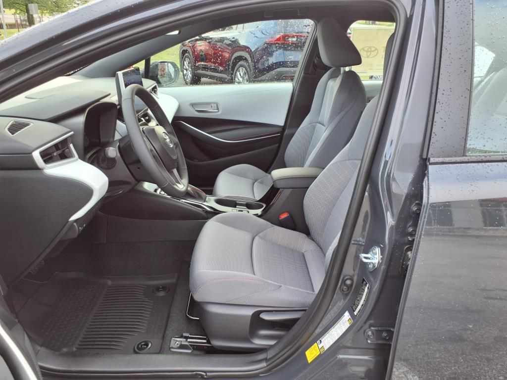 2025 Toyota Corolla SE photo 4