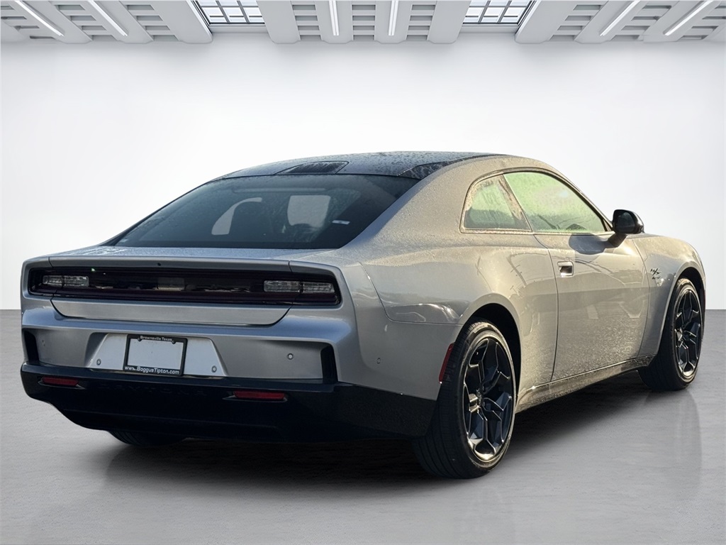 2025 Dodge Charger R/T photo 3