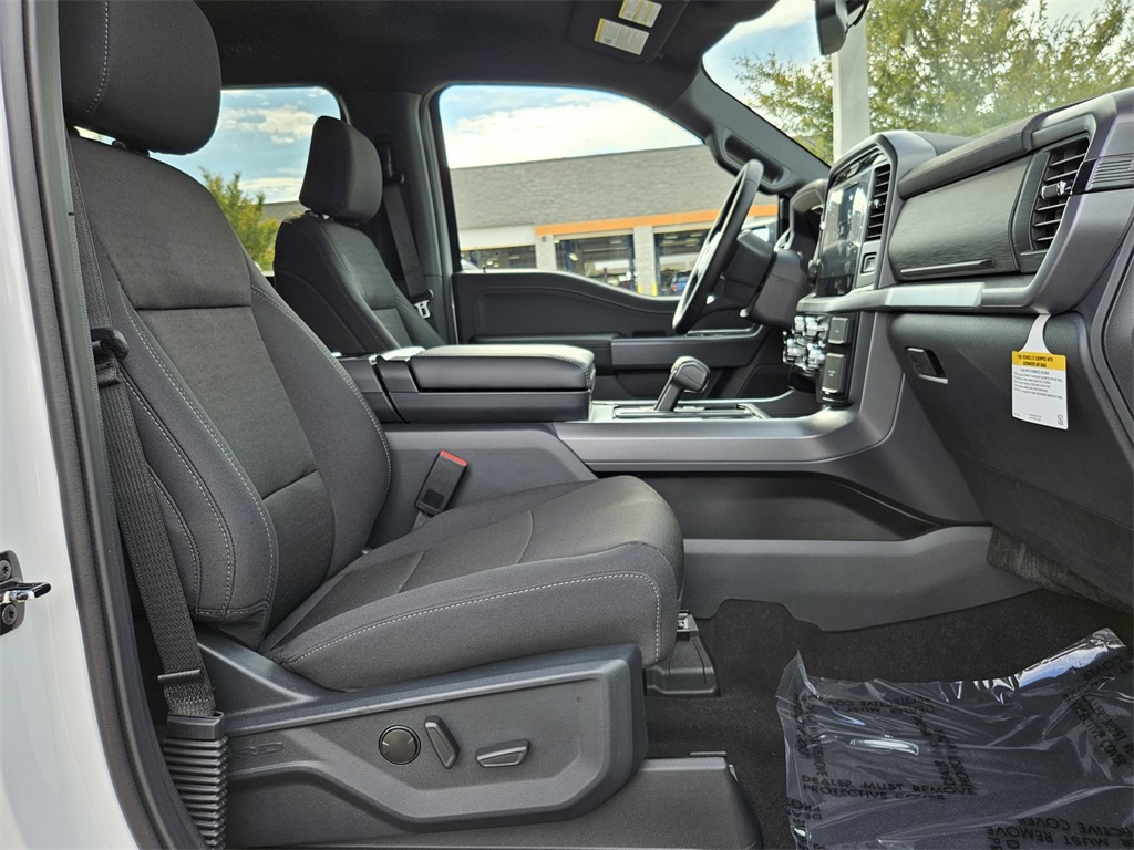 2025 Ford F-150 XLT photo 32