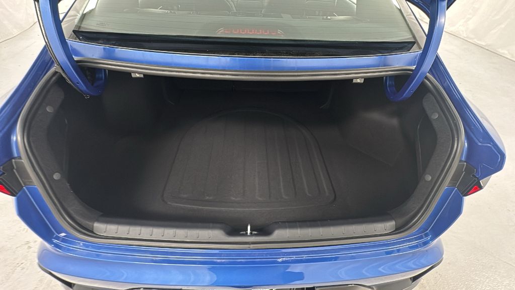 2025 Kia K4 GT-Line photo 15