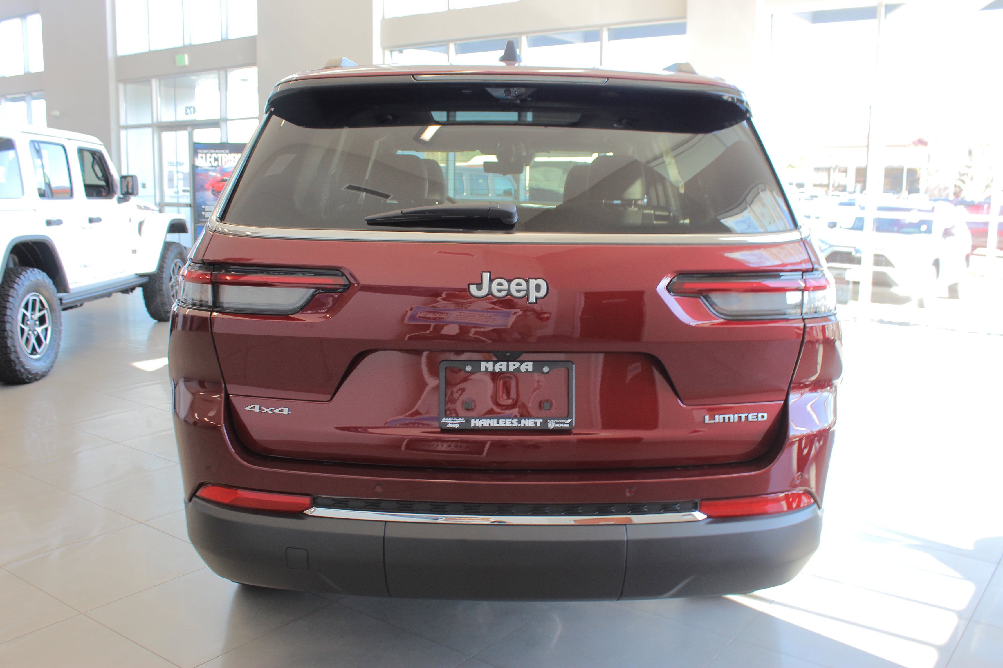 2025 Jeep Grand Cherokee Limited photo 4