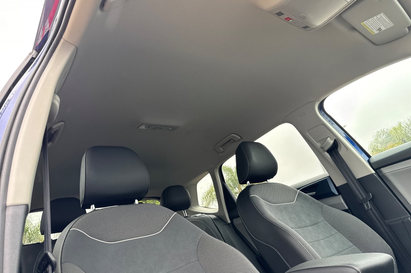 2024 Volkswagen Taos SE photo 17
