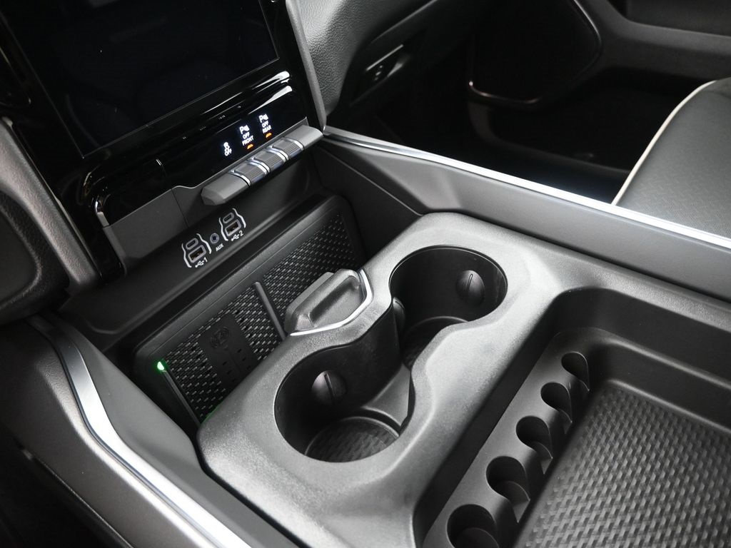 2026 Ram 1500 Laramie photo 4