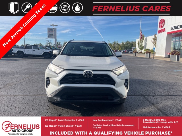 2022 Toyota RAV4 XLE Premium photo 2