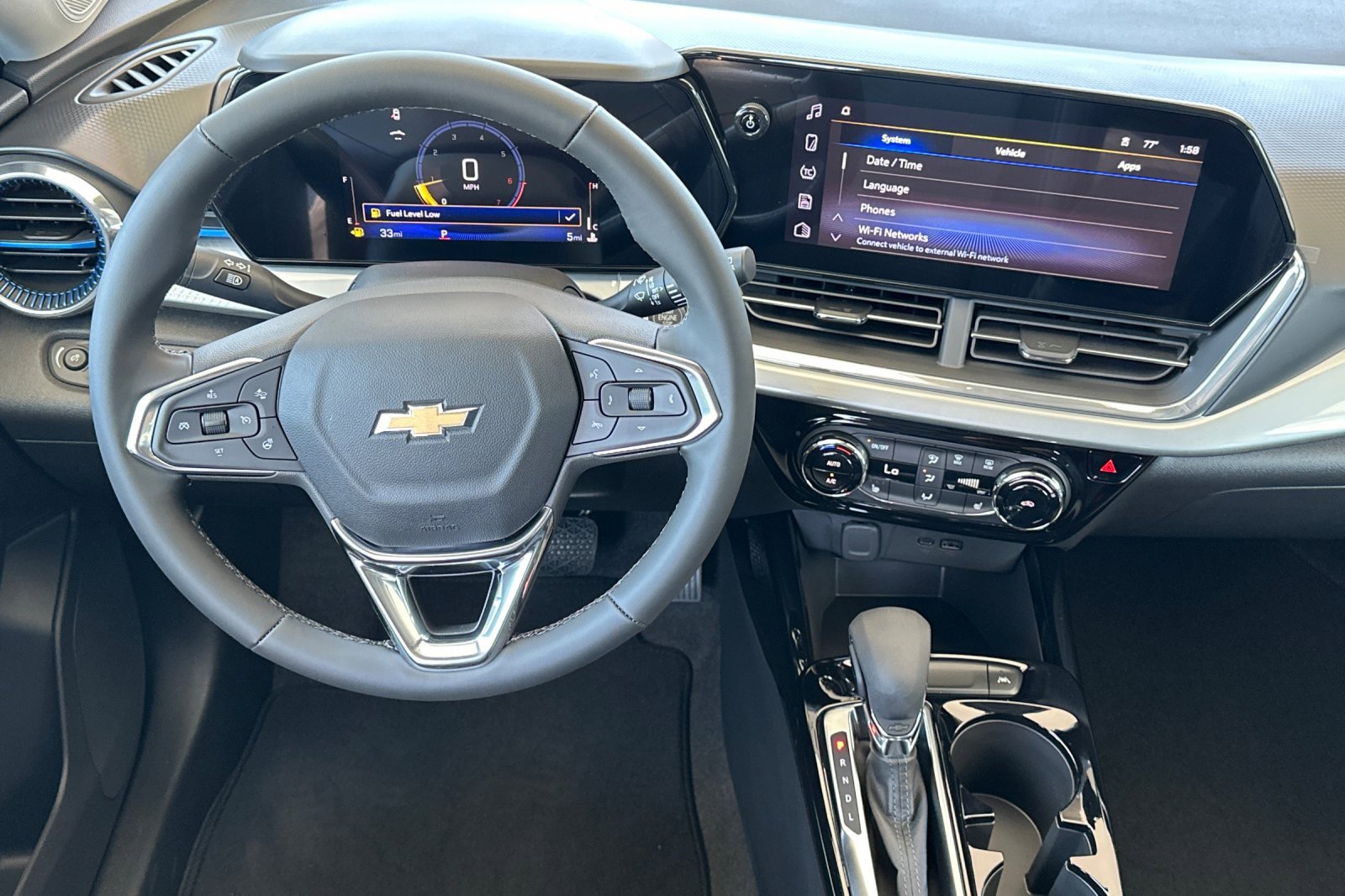 2025 Chevrolet Trax photo 14