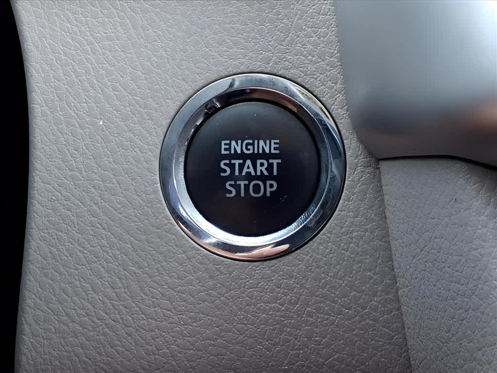 2014 Toyota RAV4 XLE photo 14