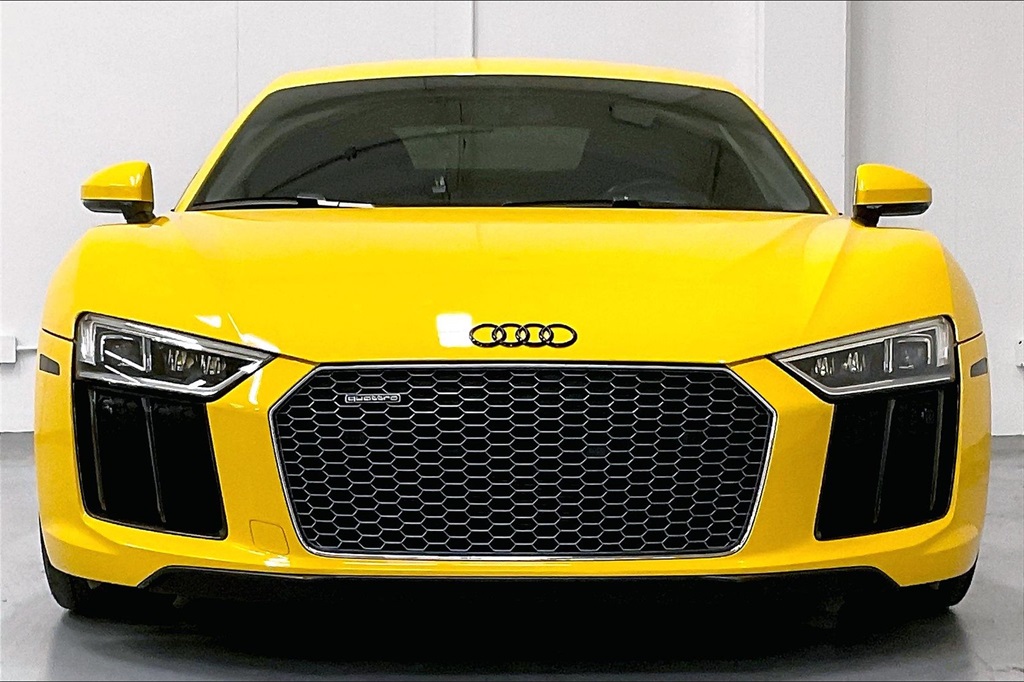 2017 Audi R8 5.2 Coupe photo 2