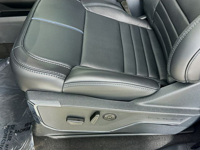2025 Ford F-450 photo 20