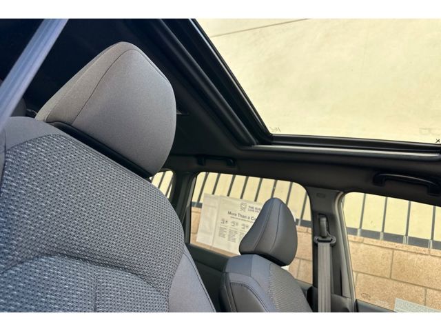 2025 Subaru Forester Premium photo 16
