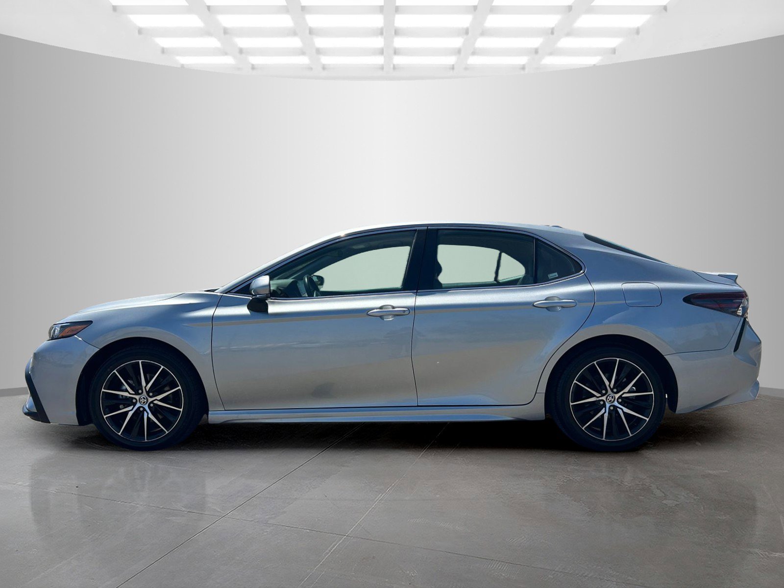 2023 Toyota Camry SE photo 6