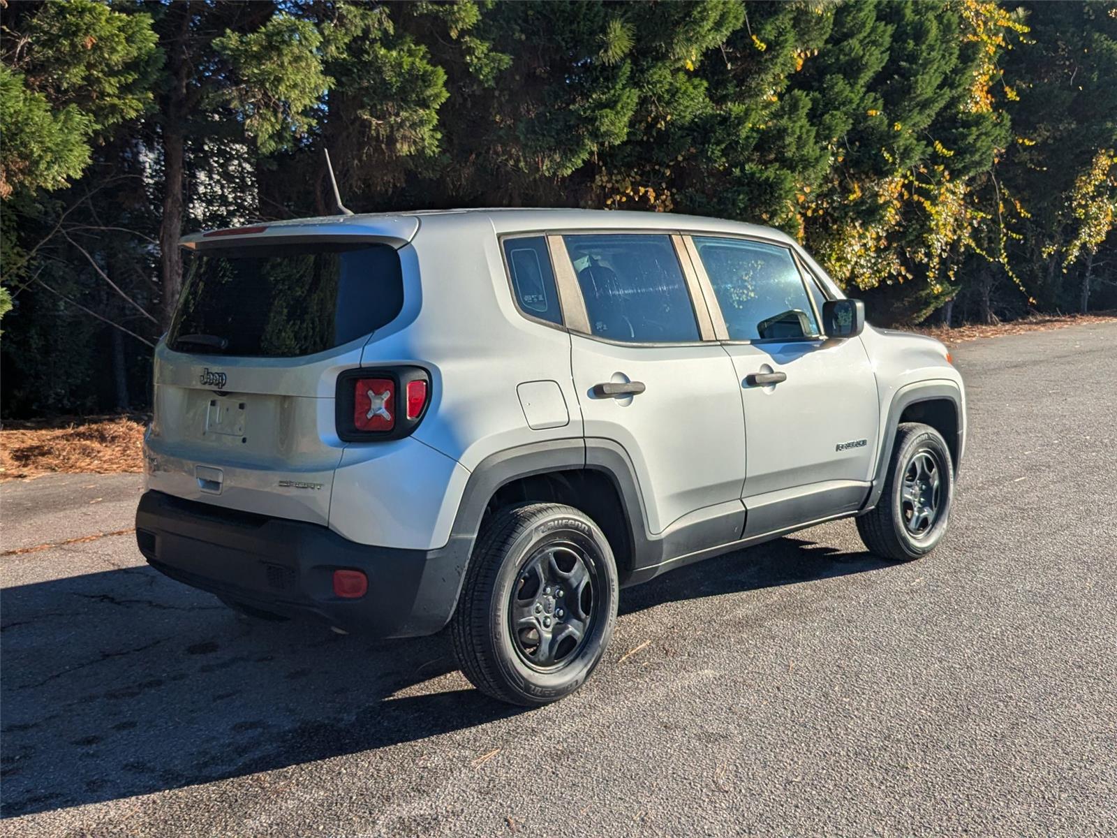 2019 Jeep Renegade Sport photo 4