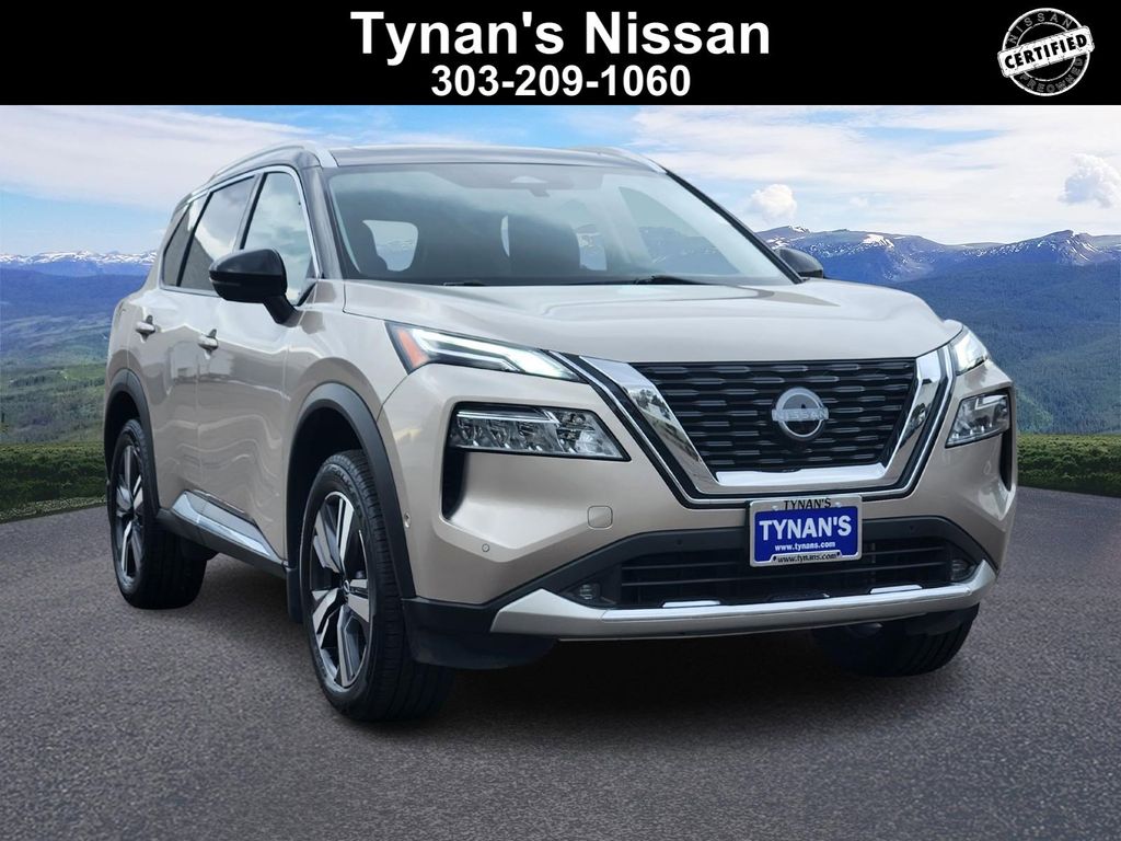 2022 Nissan Rogue Platinum's photo