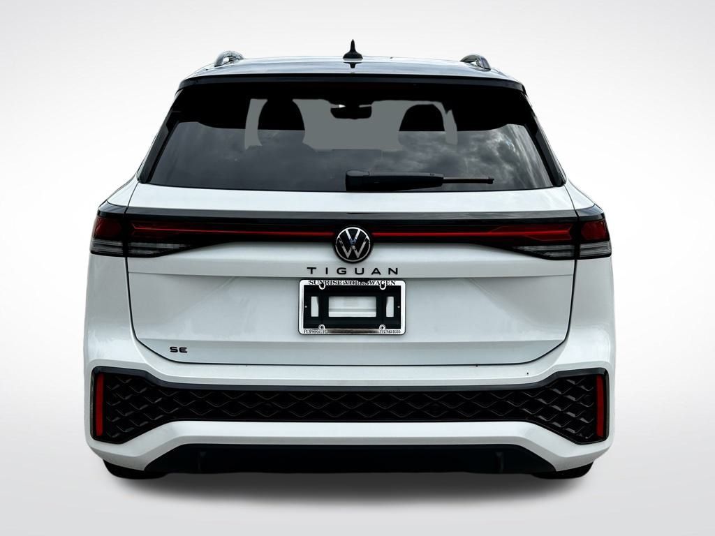 2025 Volkswagen Tiguan SE R-Line Black photo 3