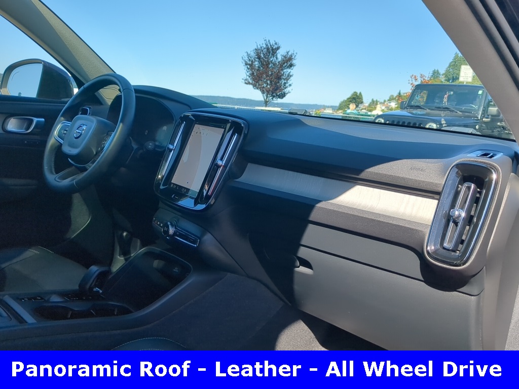 2024 Volvo XC40 Core photo 10