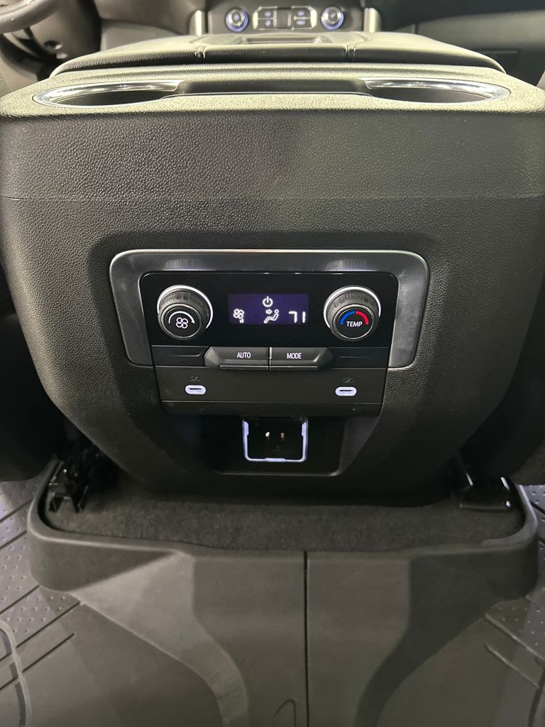 2021 Chevrolet Tahoe Z71 photo 24