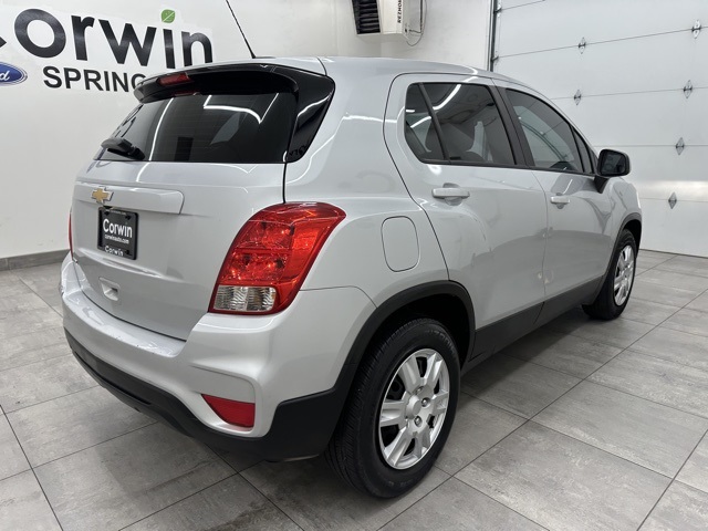 2018 Chevrolet Trax LS photo 4