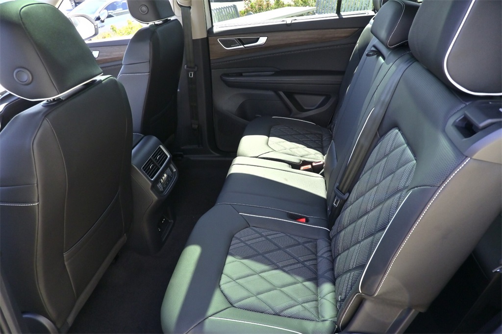 2026 Volkswagen Atlas SEL Premium R-Line photo 10