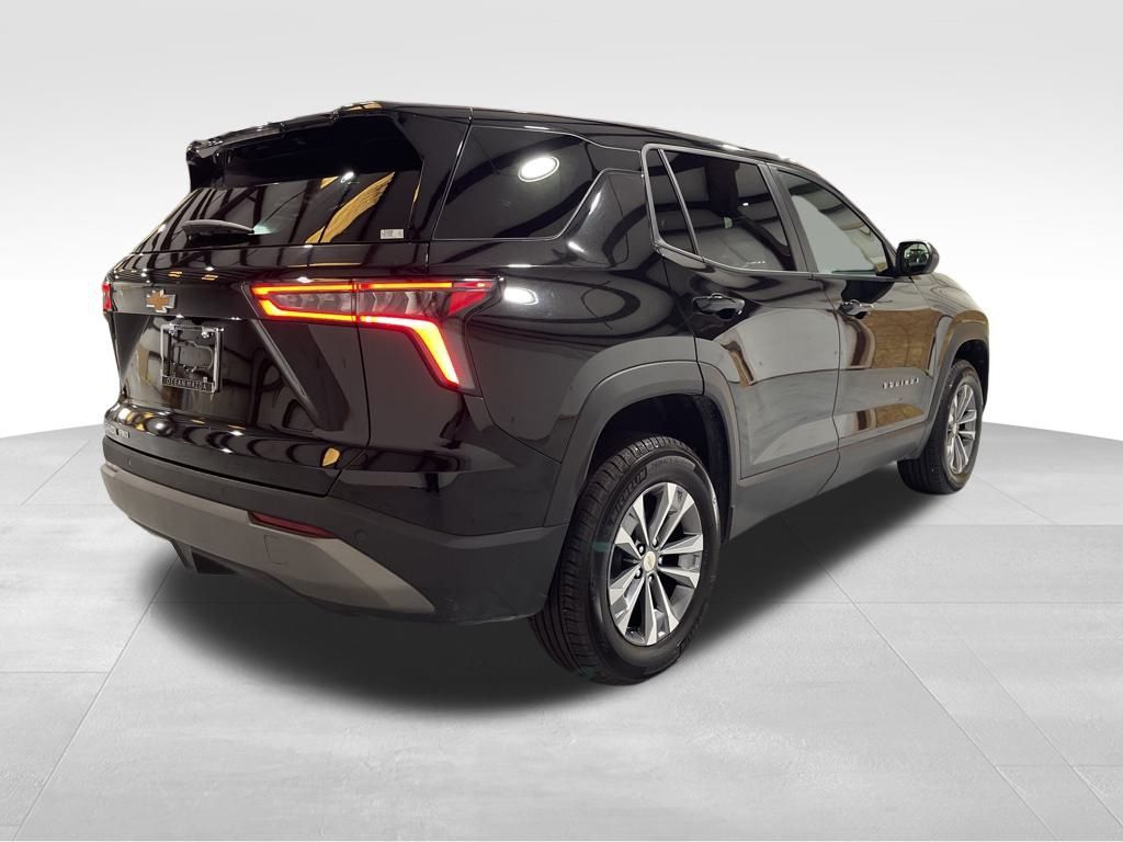 2025 Chevrolet Equinox LT photo 3