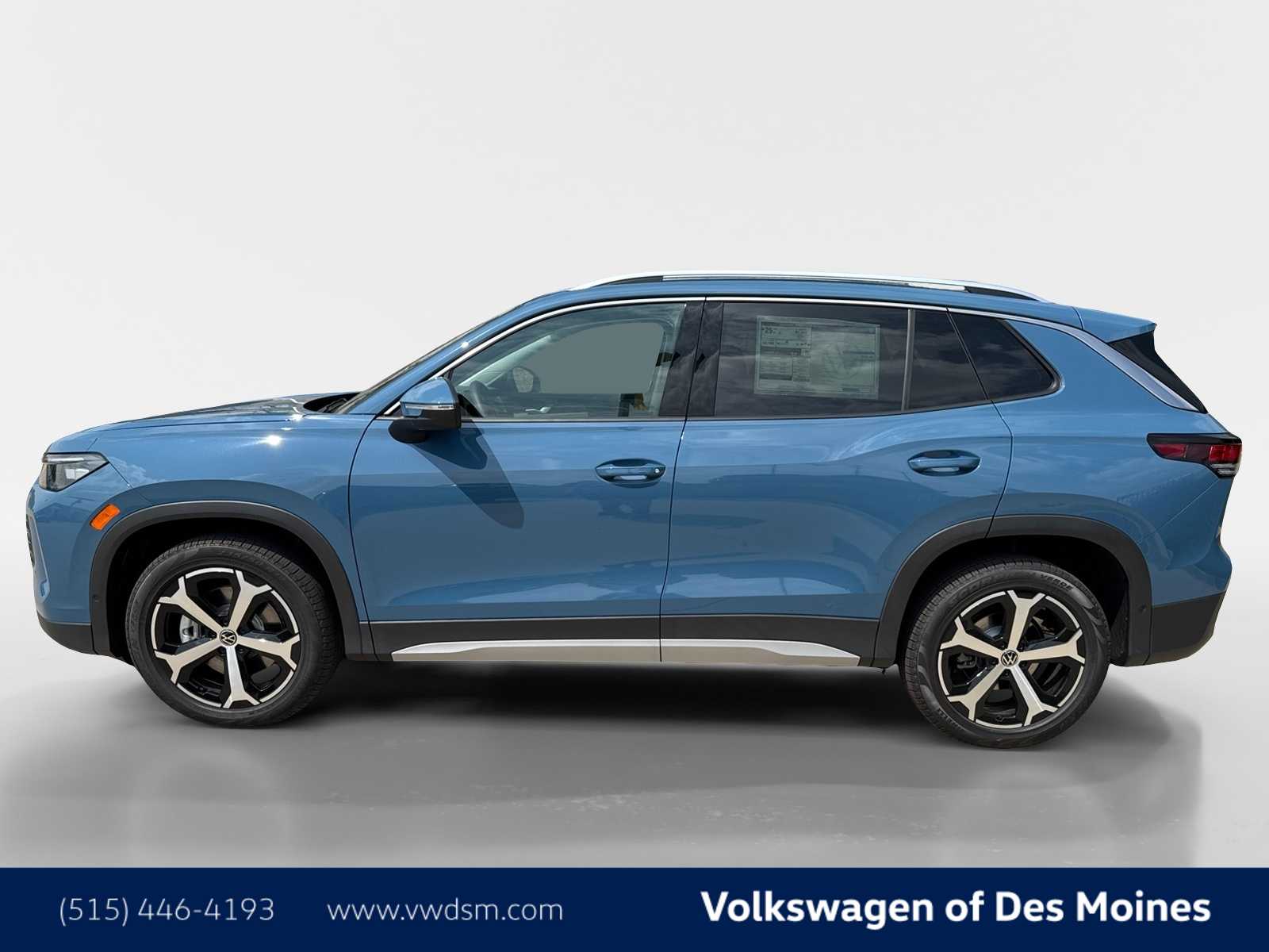 2025 Volkswagen Tiguan SE photo 3