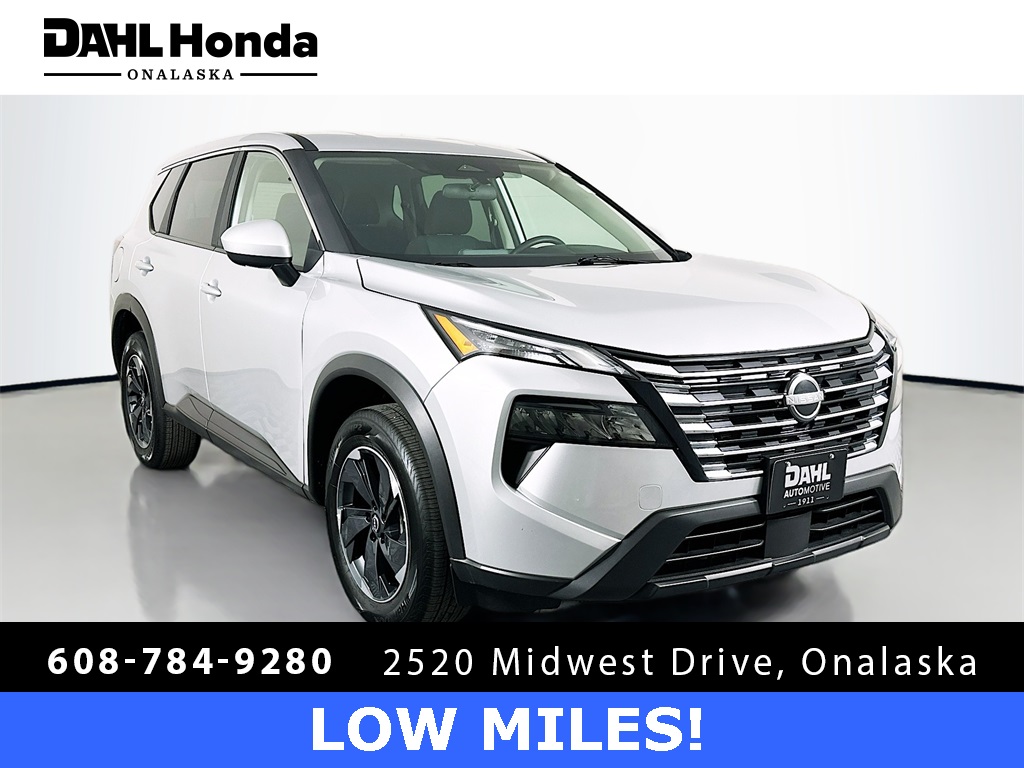 2025 Nissan Rogue SV's photo