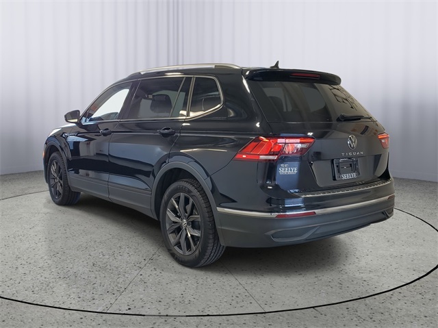 2023 Volkswagen Tiguan SE photo 4