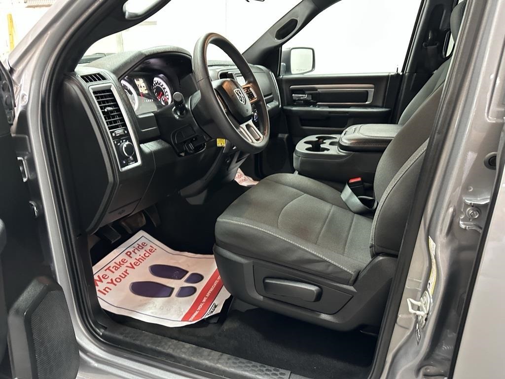 2024 Ram 1500 Classic Warlock photo 7