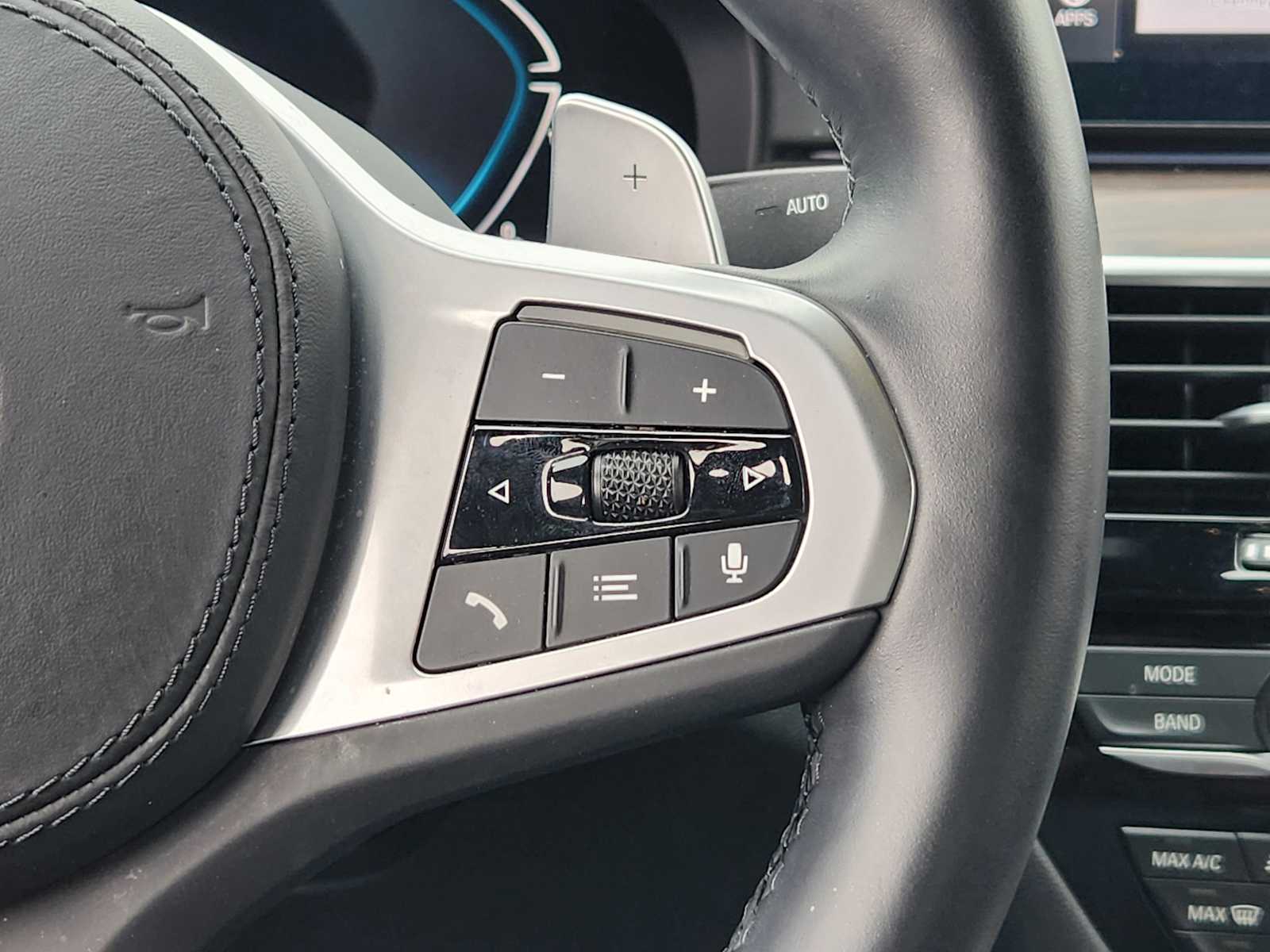 Certified Used 2023 Alpine White BMW 530e xDrive image 26